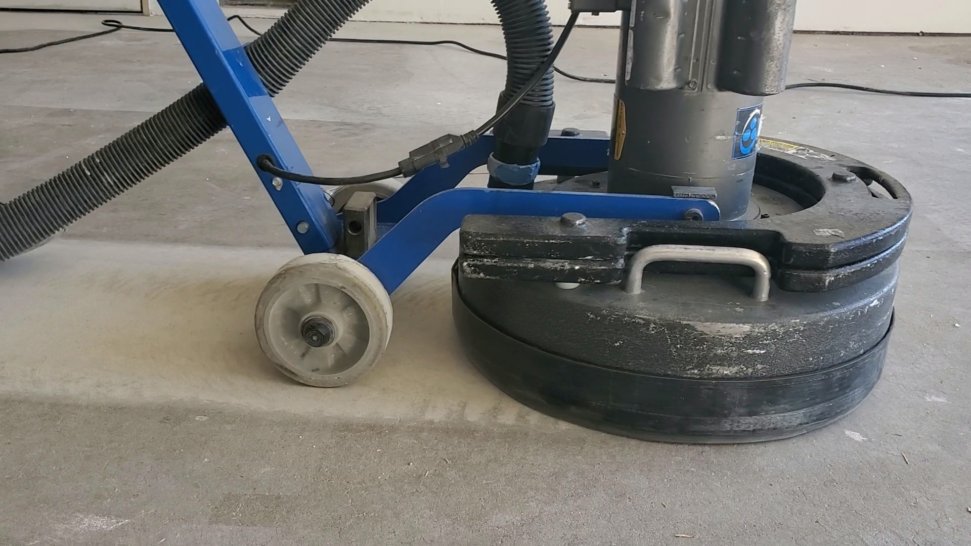 Diamond grinding concrete floor