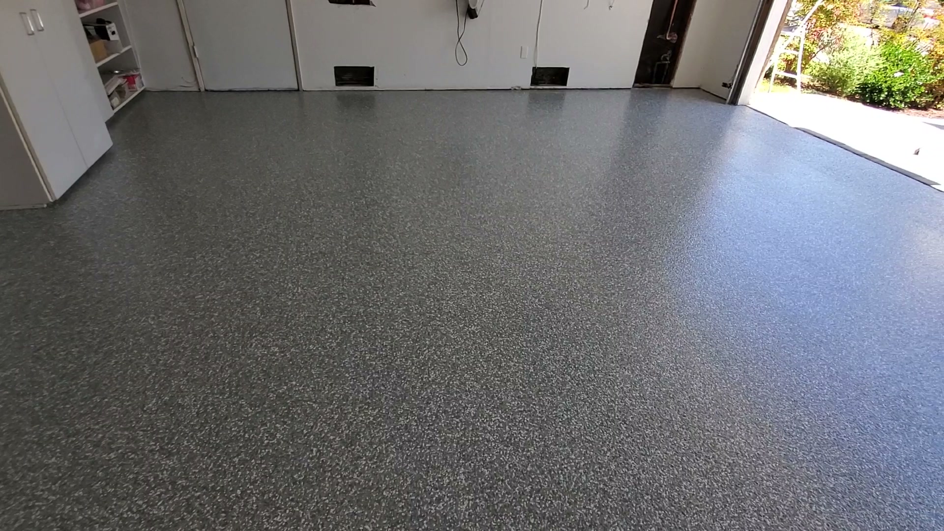 Finished sunlit flake floor